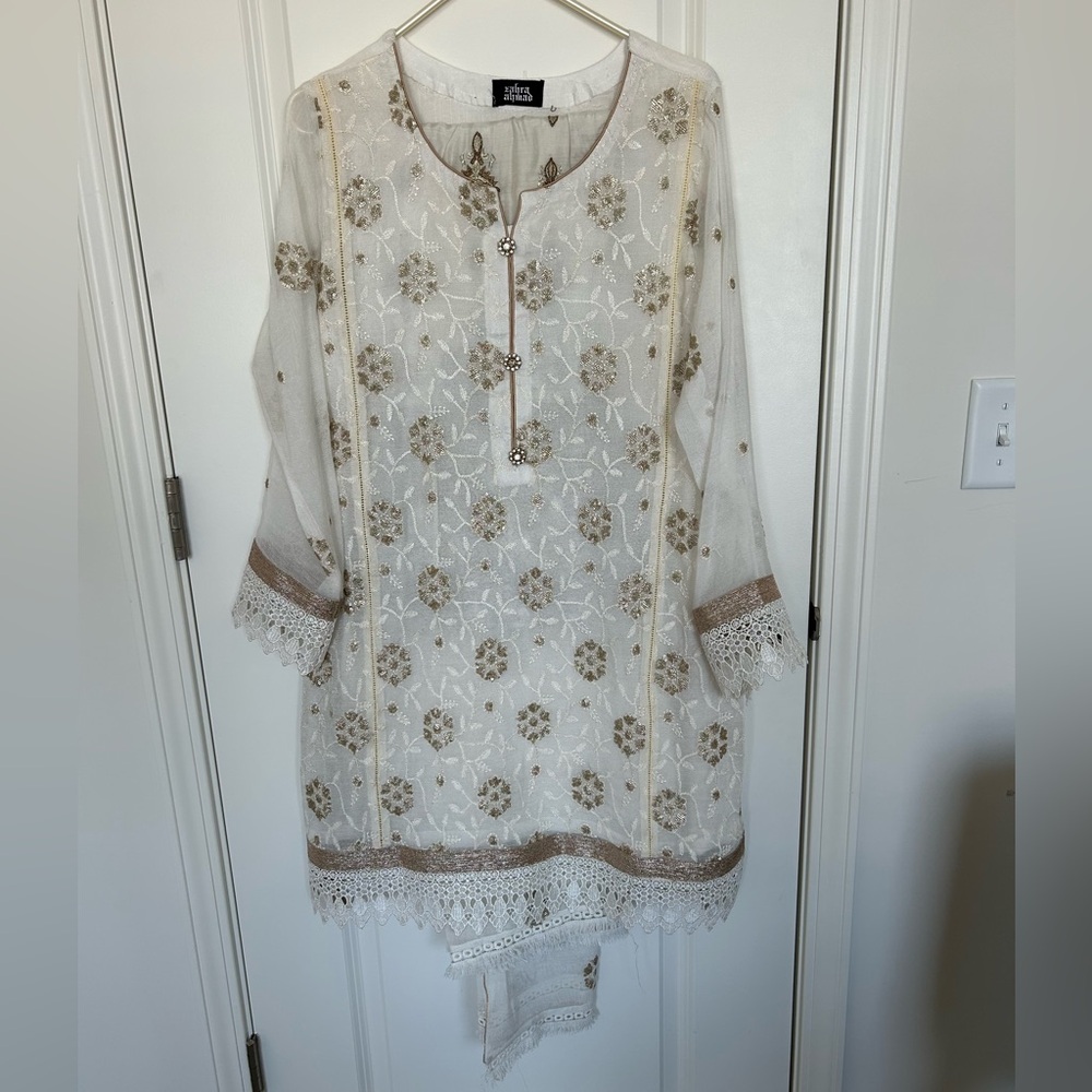 Zahra Ahmed Pakistani White and Gold Embroidered 3pc suit